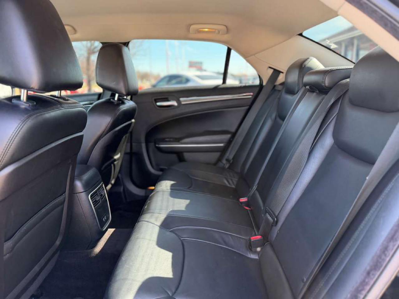 Chrysler 300 Limited RWD 2016