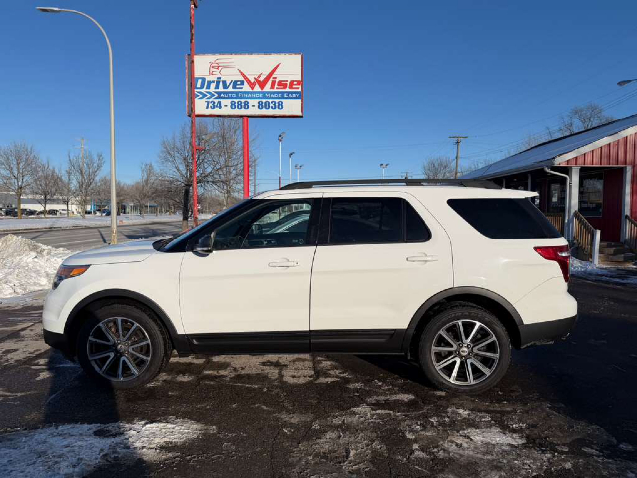 Ford Explorer XLT 4-Door 4WD 2015