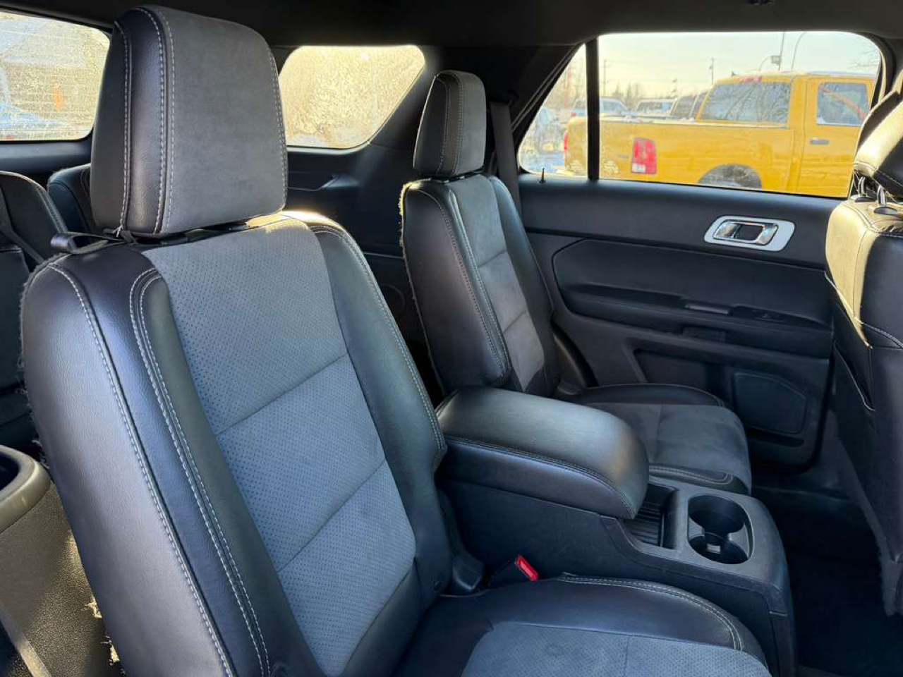 Ford Explorer XLT 4-Door 4WD 2015