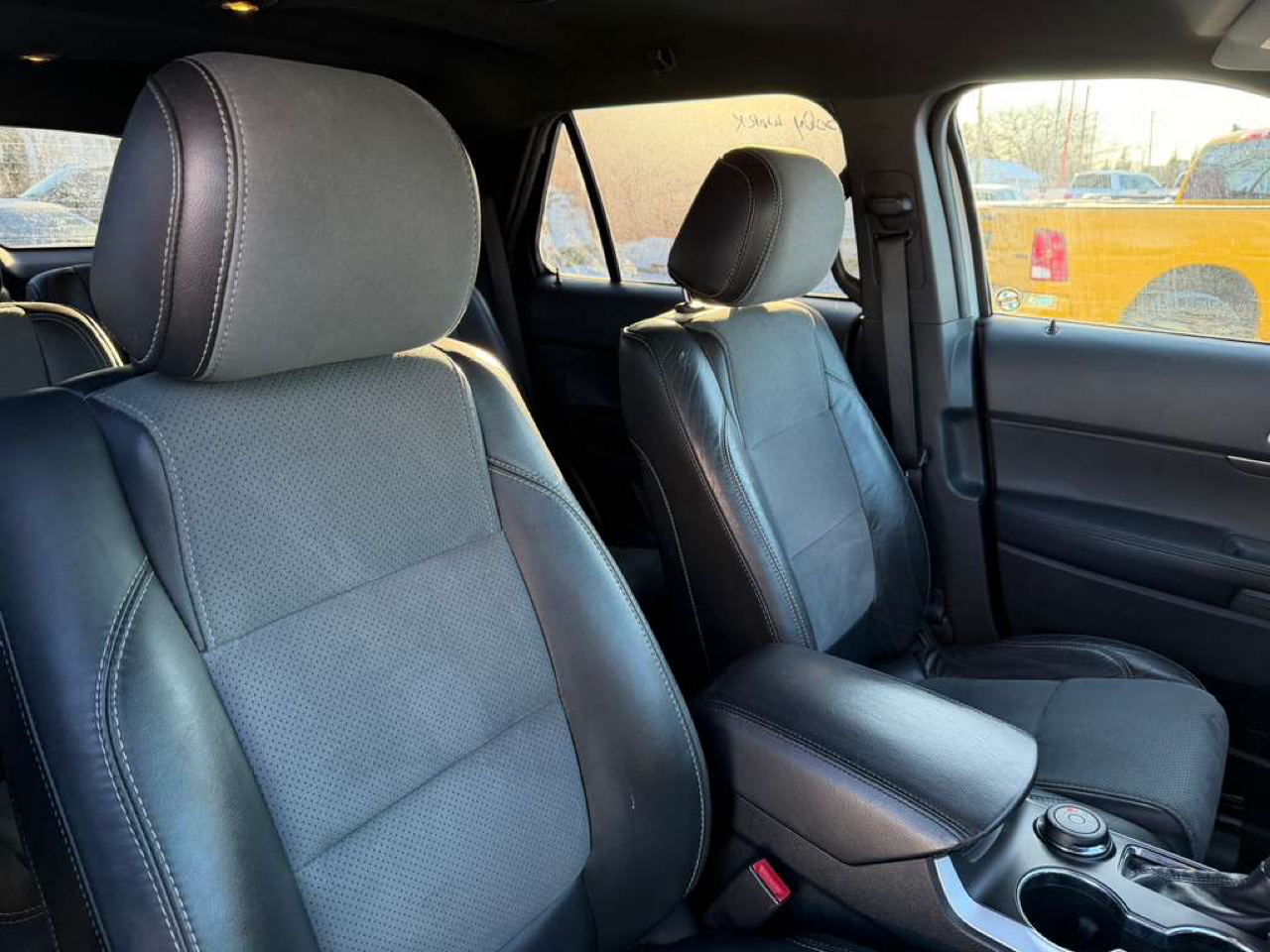 Ford Explorer XLT 4-Door 4WD 2015