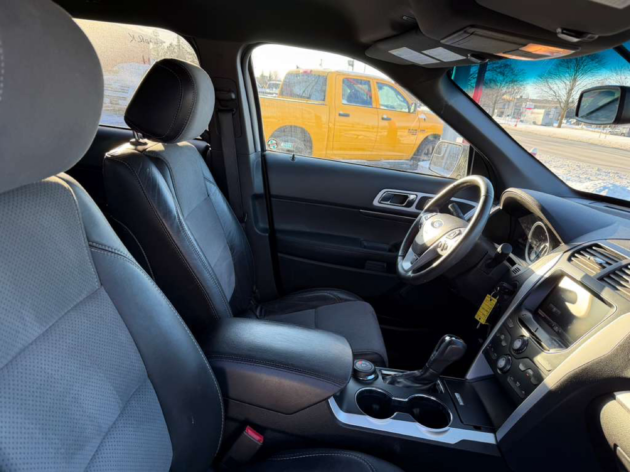 Ford Explorer XLT 4-Door 4WD 2015