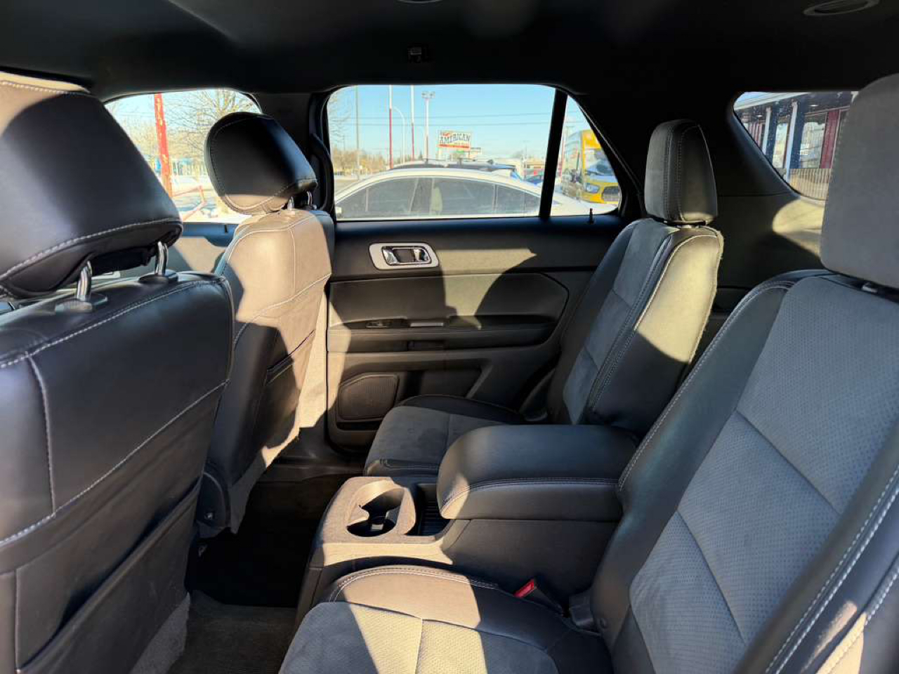 Ford Explorer XLT 4-Door 4WD 2015