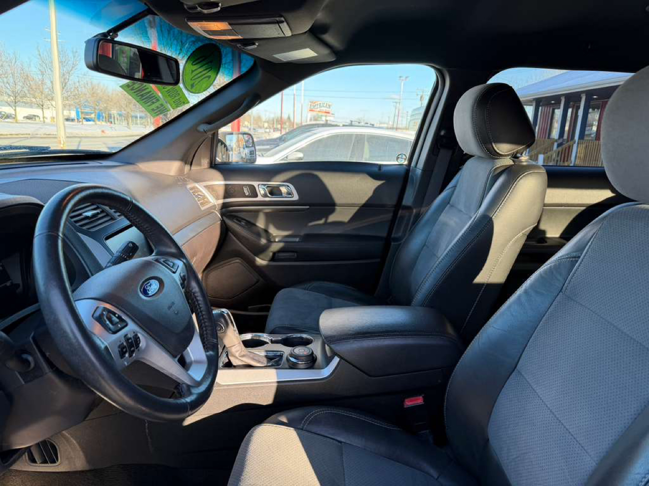 Ford Explorer XLT 4-Door 4WD 2015