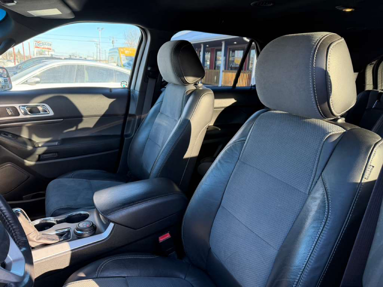 Ford Explorer XLT 4-Door 4WD 2015