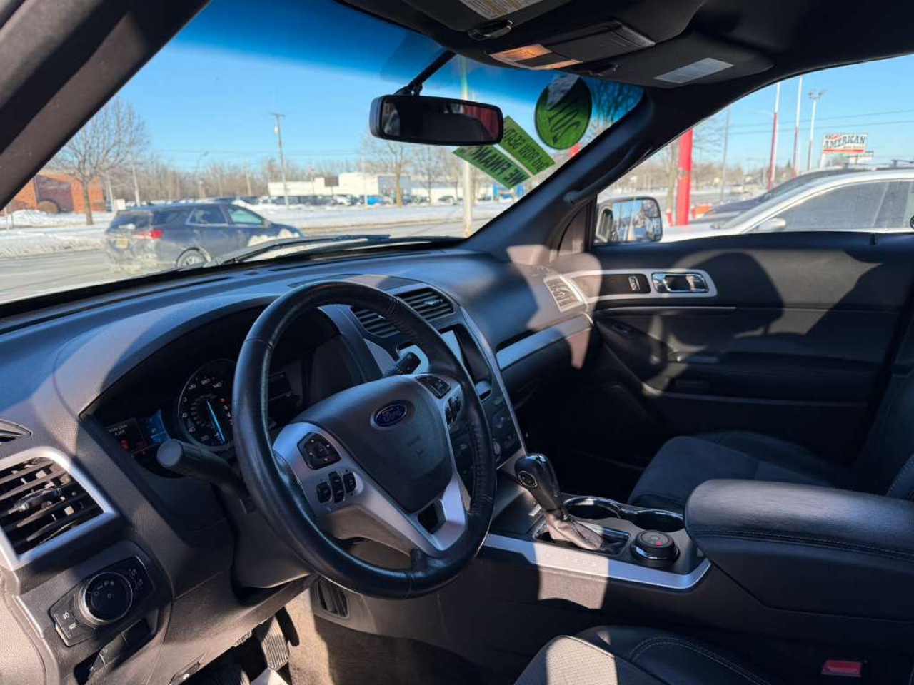 Ford Explorer XLT 4-Door 4WD 2015