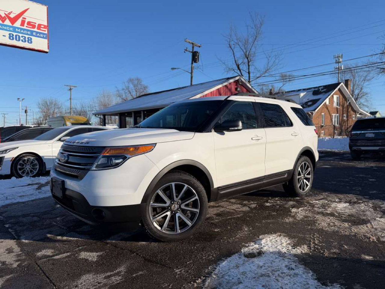 2015 Ford Explorer XLT 4-Door 4WD