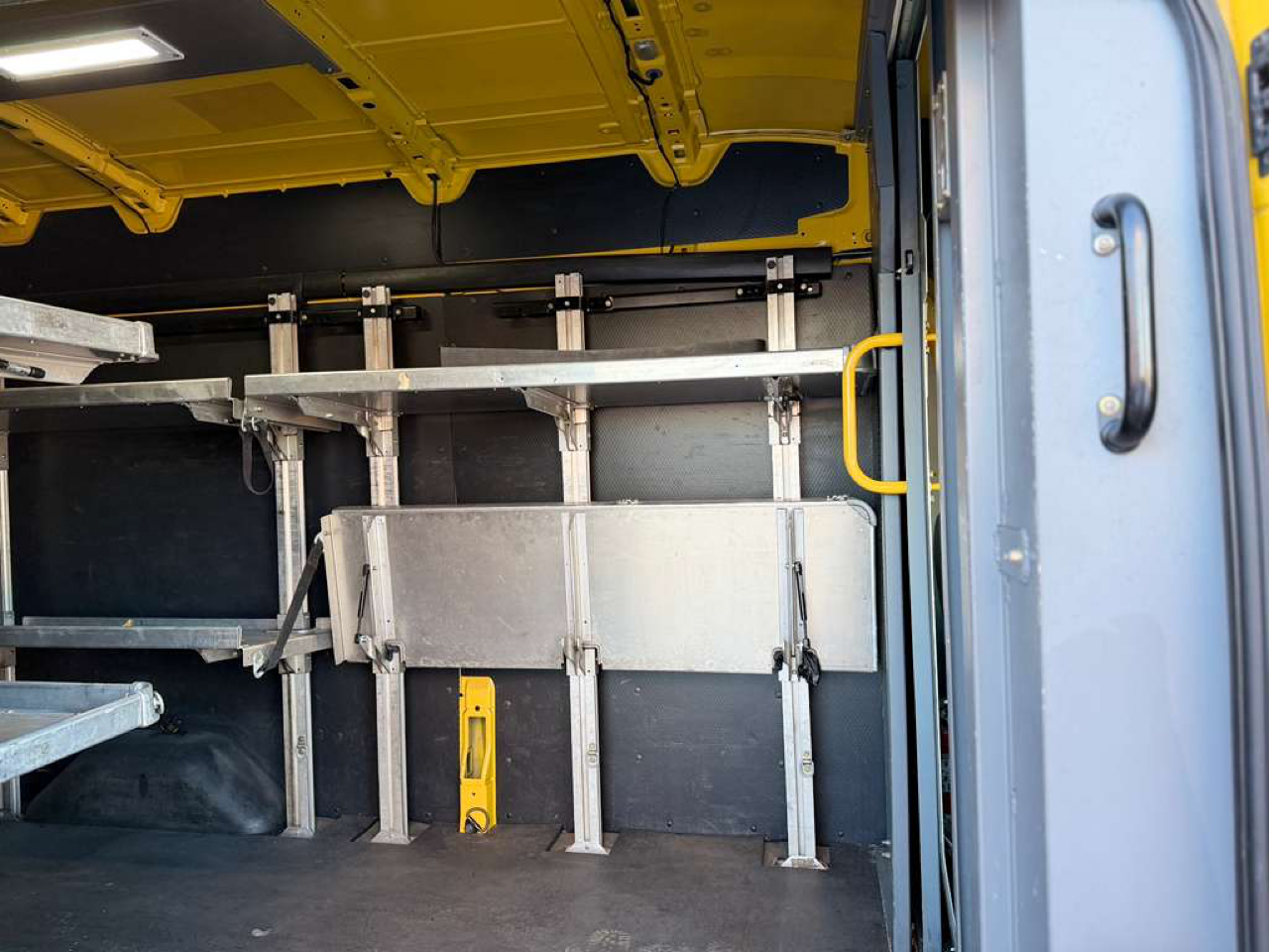 Ford Transit 250 Van High Roof w/Sliding Pass. 148-in. WB EL 2016