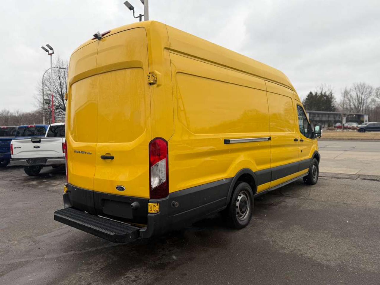 Ford Transit 250 Van High Roof w/Sliding Pass. 148-in. WB EL 2016