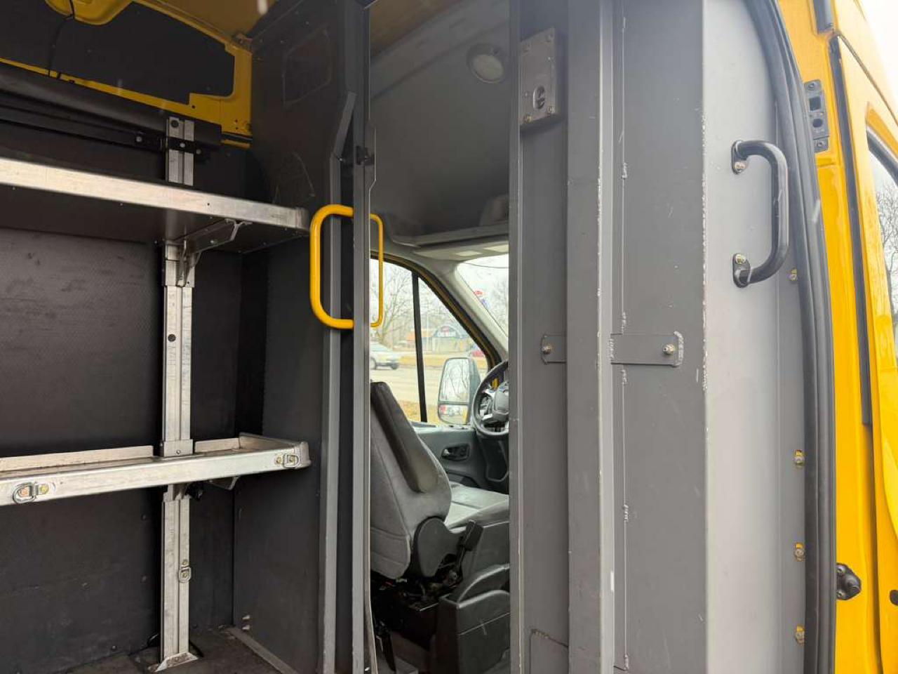 Ford Transit 250 Van High Roof w/Sliding Pass. 148-in. WB EL 2016