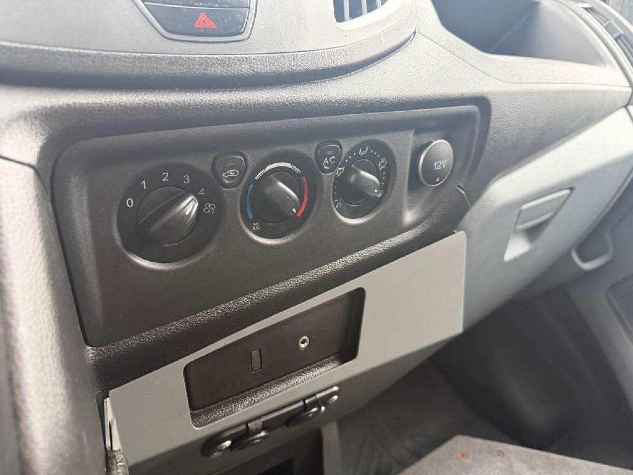 Ford Transit 250 Van High Roof w/Sliding Pass. 148-in. WB EL 2016