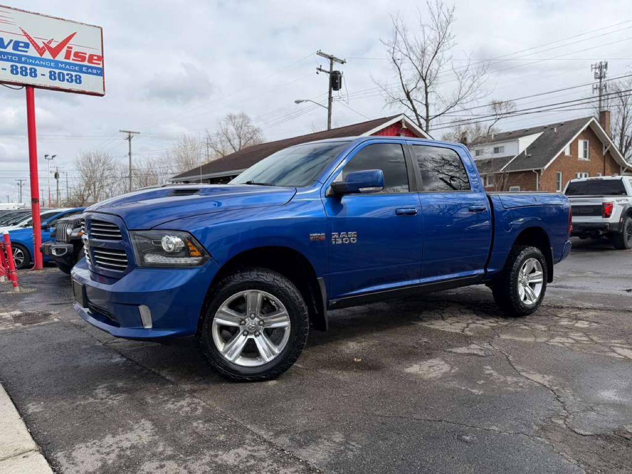 RAM 1500 Sport 4x4 Crew Cab 5'7" Box 2017
