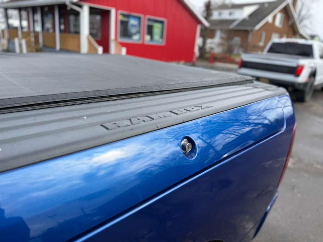 RAM 1500 Sport 4x4 Crew Cab 5'7" Box 2017