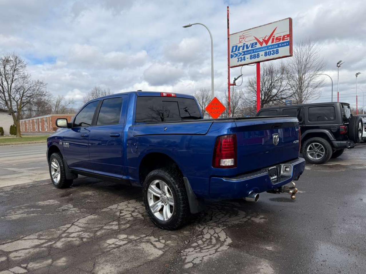 RAM 1500 Sport 4x4 Crew Cab 5'7" Box 2017