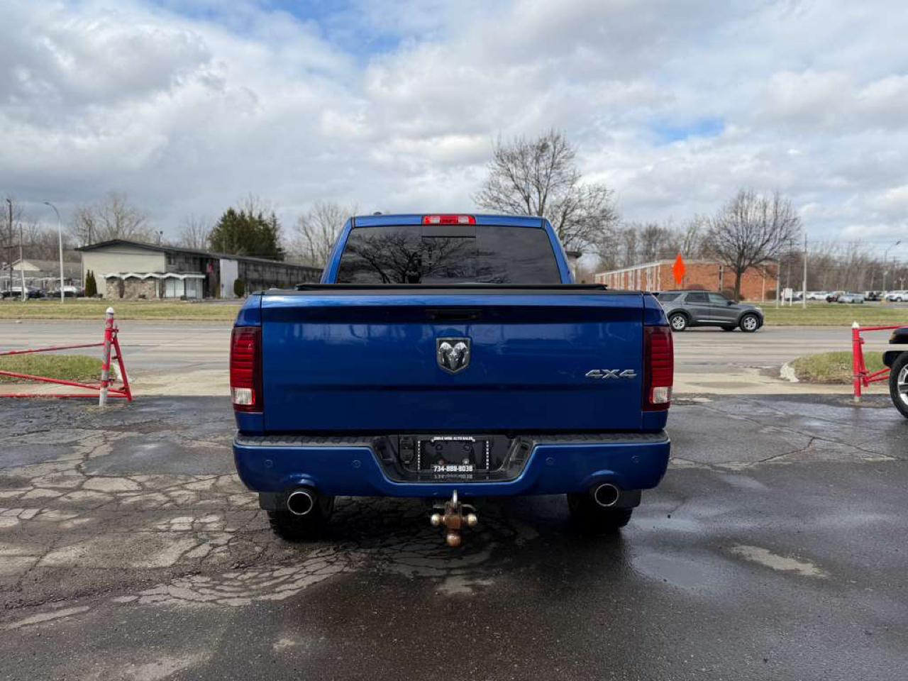 RAM 1500 Sport 4x4 Crew Cab 5'7" Box 2017