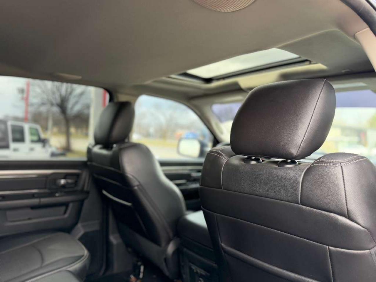 RAM 1500 Sport 4x4 Crew Cab 5'7" Box 2017