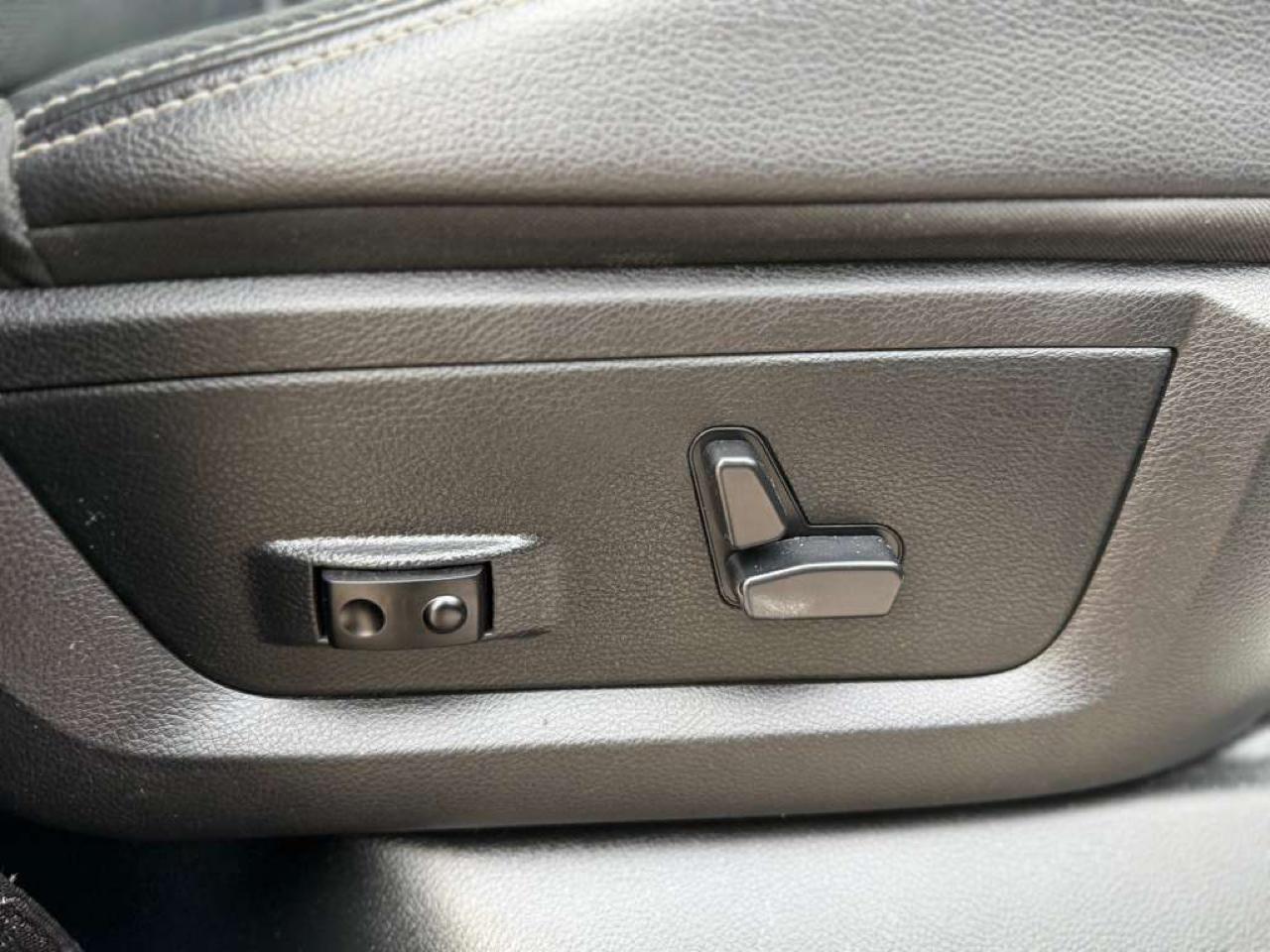 RAM 1500 Sport 4x4 Crew Cab 5'7" Box 2017