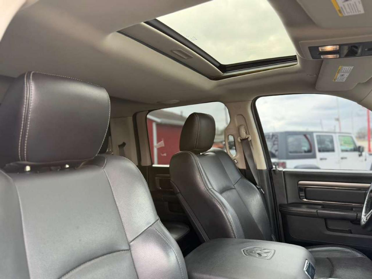 RAM 1500 Sport 4x4 Crew Cab 5'7" Box 2017