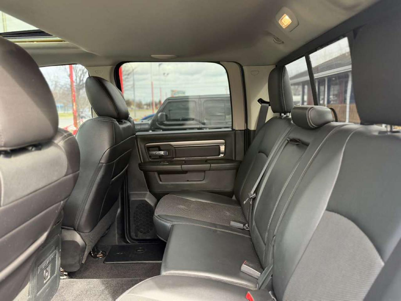 RAM 1500 Sport 4x4 Crew Cab 5'7" Box 2017