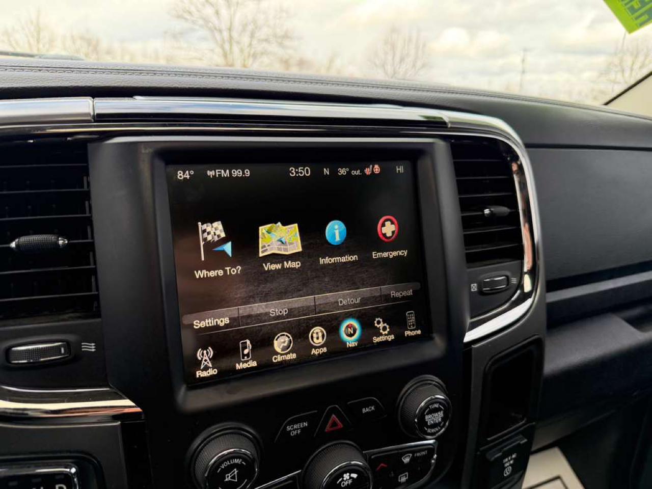 RAM 1500 Sport 4x4 Crew Cab 5'7" Box 2017