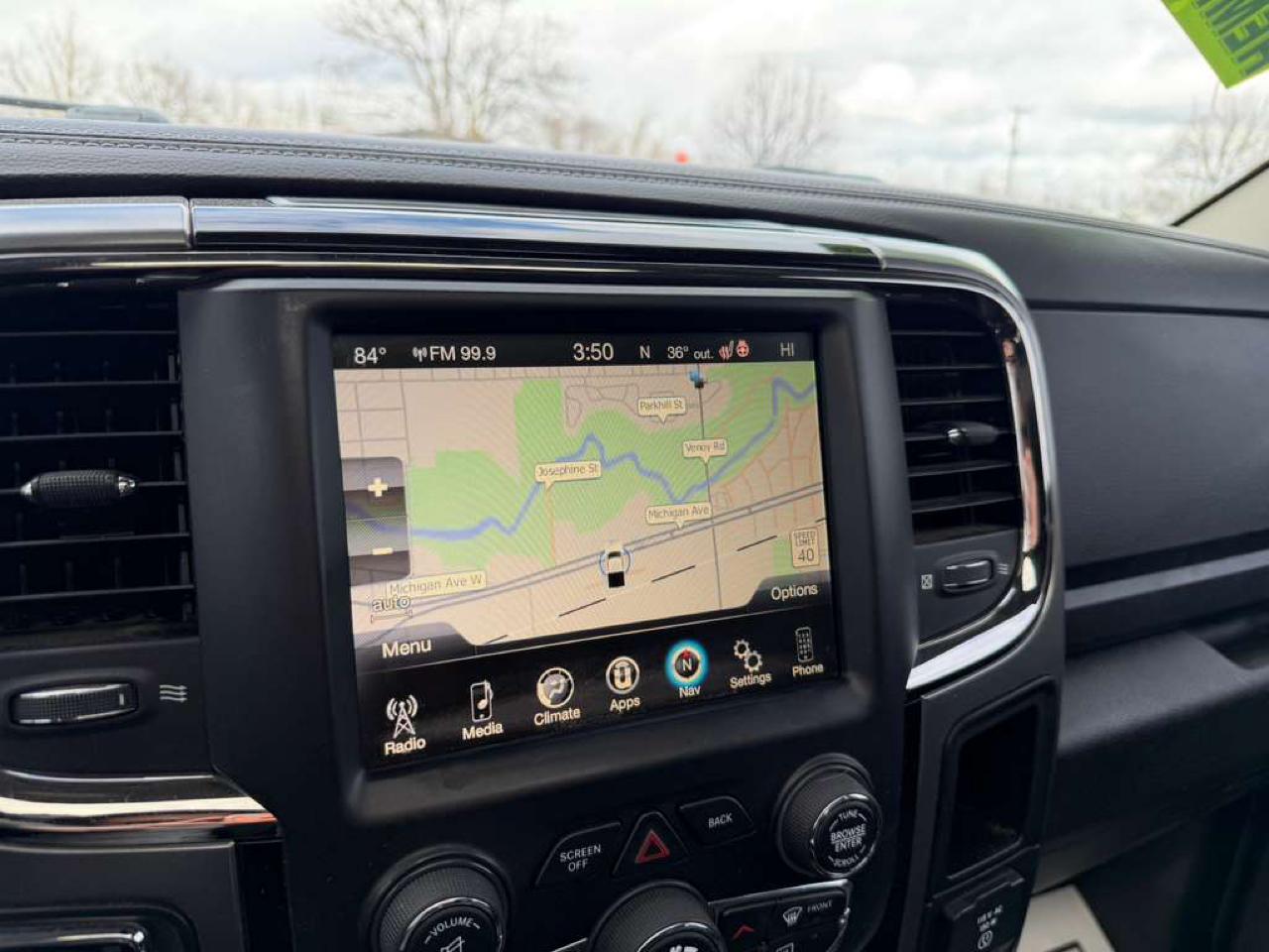 RAM 1500 Sport 4x4 Crew Cab 5'7" Box 2017