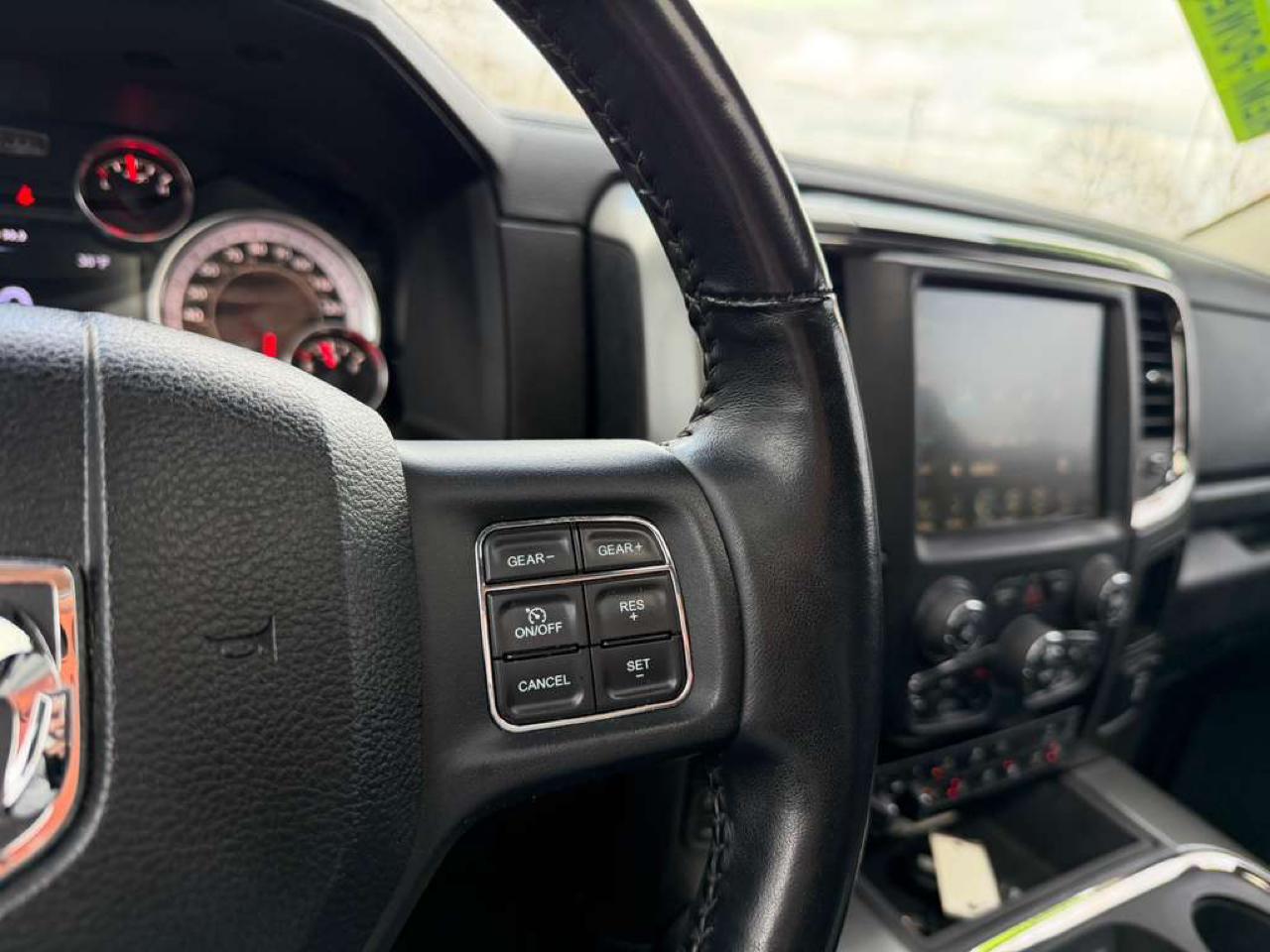 RAM 1500 Sport 4x4 Crew Cab 5'7" Box 2017