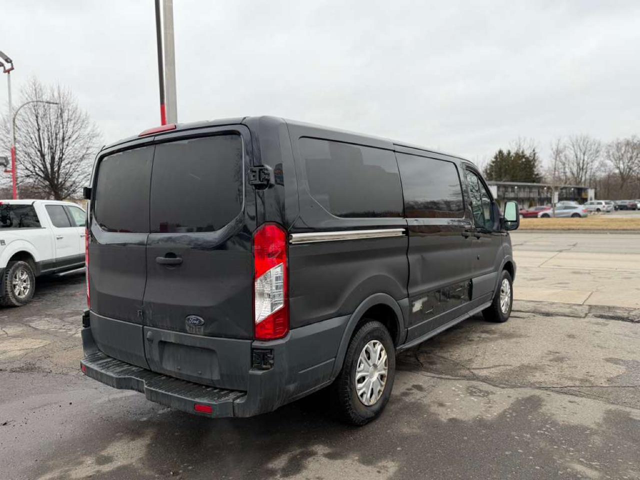 Ford Transit 150 Van Low Roof w/Sliding Pass. 130-in. WB 2016
