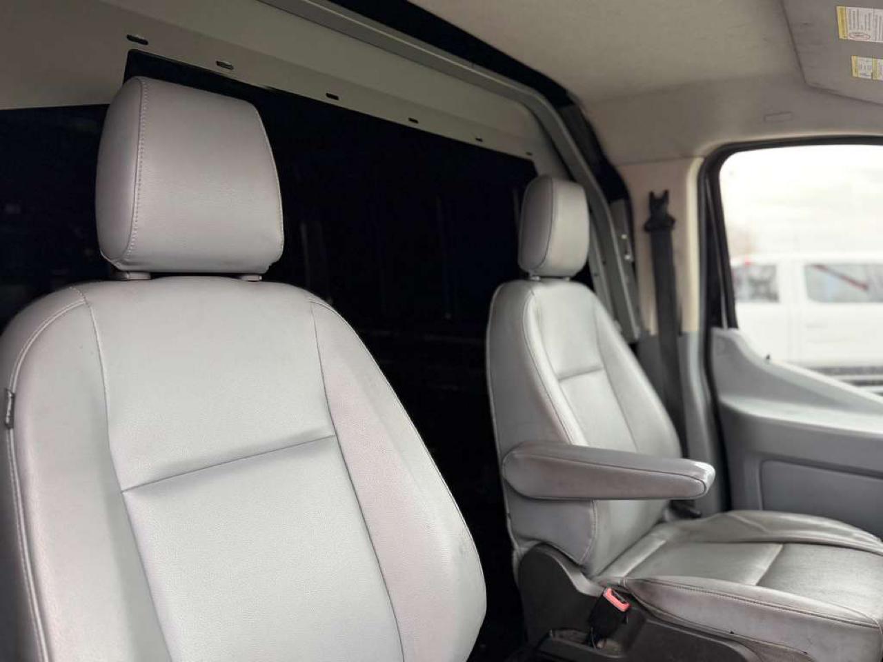 Ford Transit 150 Van Low Roof w/Sliding Pass. 130-in. WB 2016