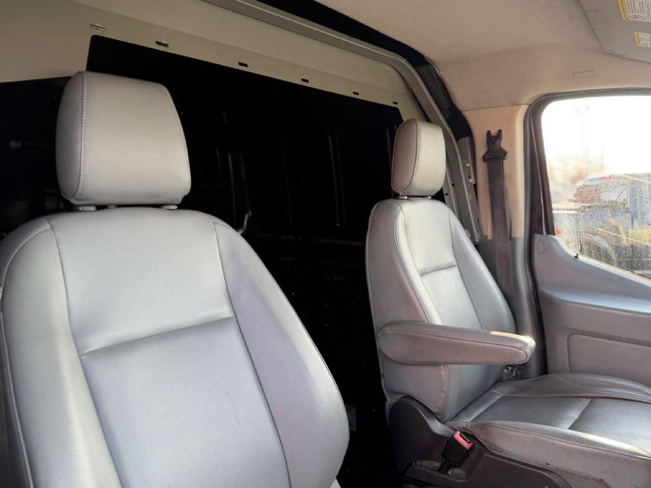 Ford Transit 150 Van Low Roof w/Sliding Pass. 130-in. WB 2016