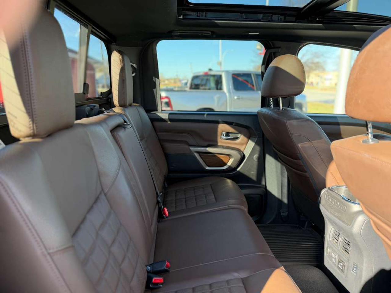 Nissan Titan Platinum Reserve Crew Cab 4WD 2020