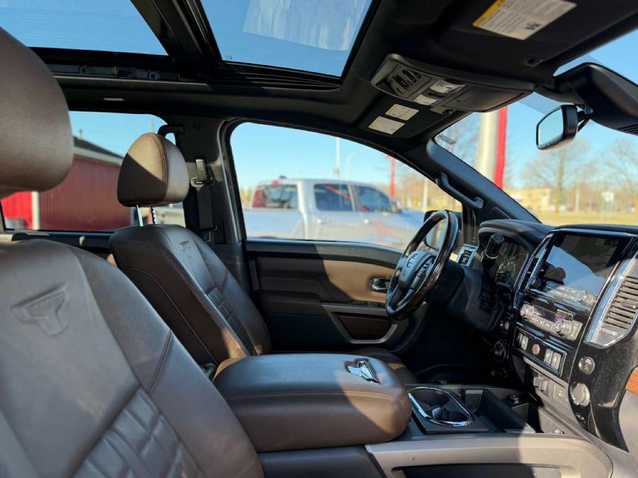 Nissan Titan Platinum Reserve Crew Cab 4WD 2020