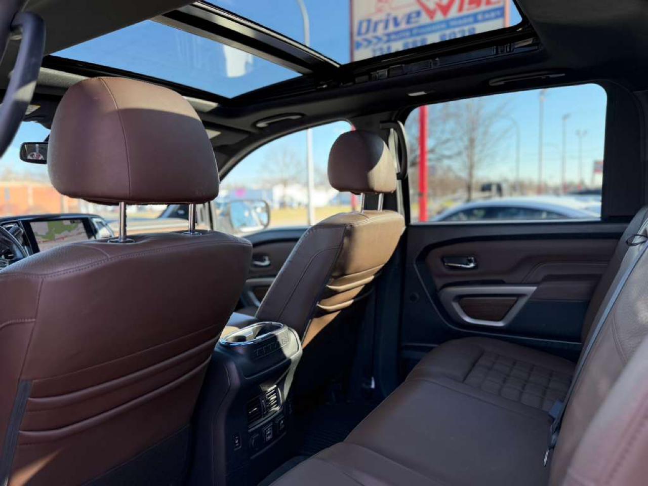 Nissan Titan Platinum Reserve Crew Cab 4WD 2020