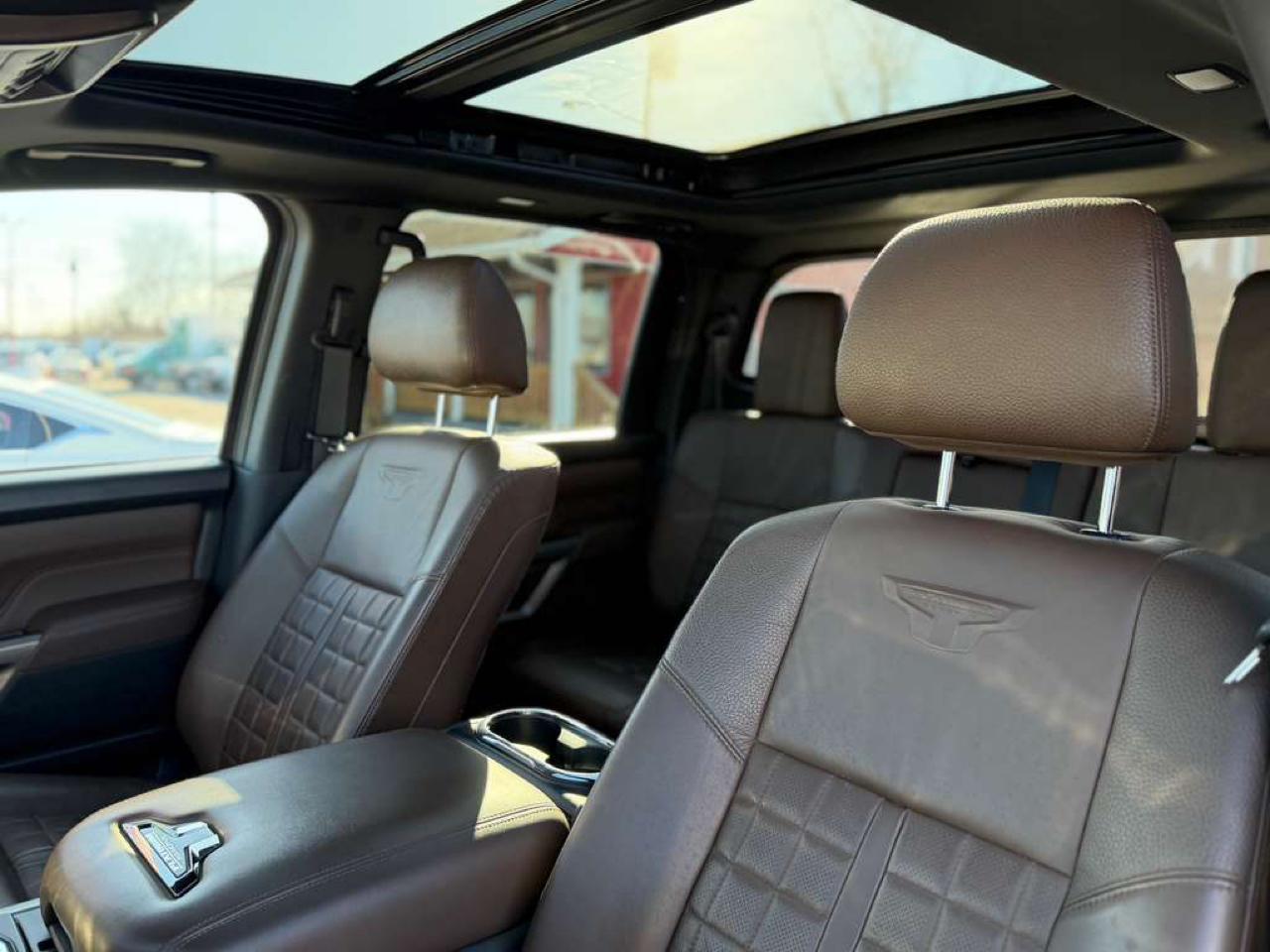 Nissan Titan Platinum Reserve Crew Cab 4WD 2020