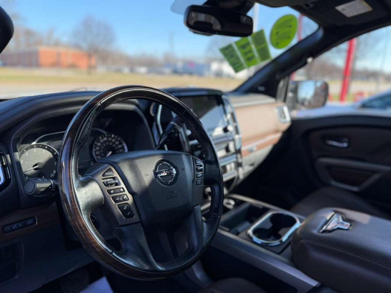 Nissan Titan Platinum Reserve Crew Cab 4WD 2020