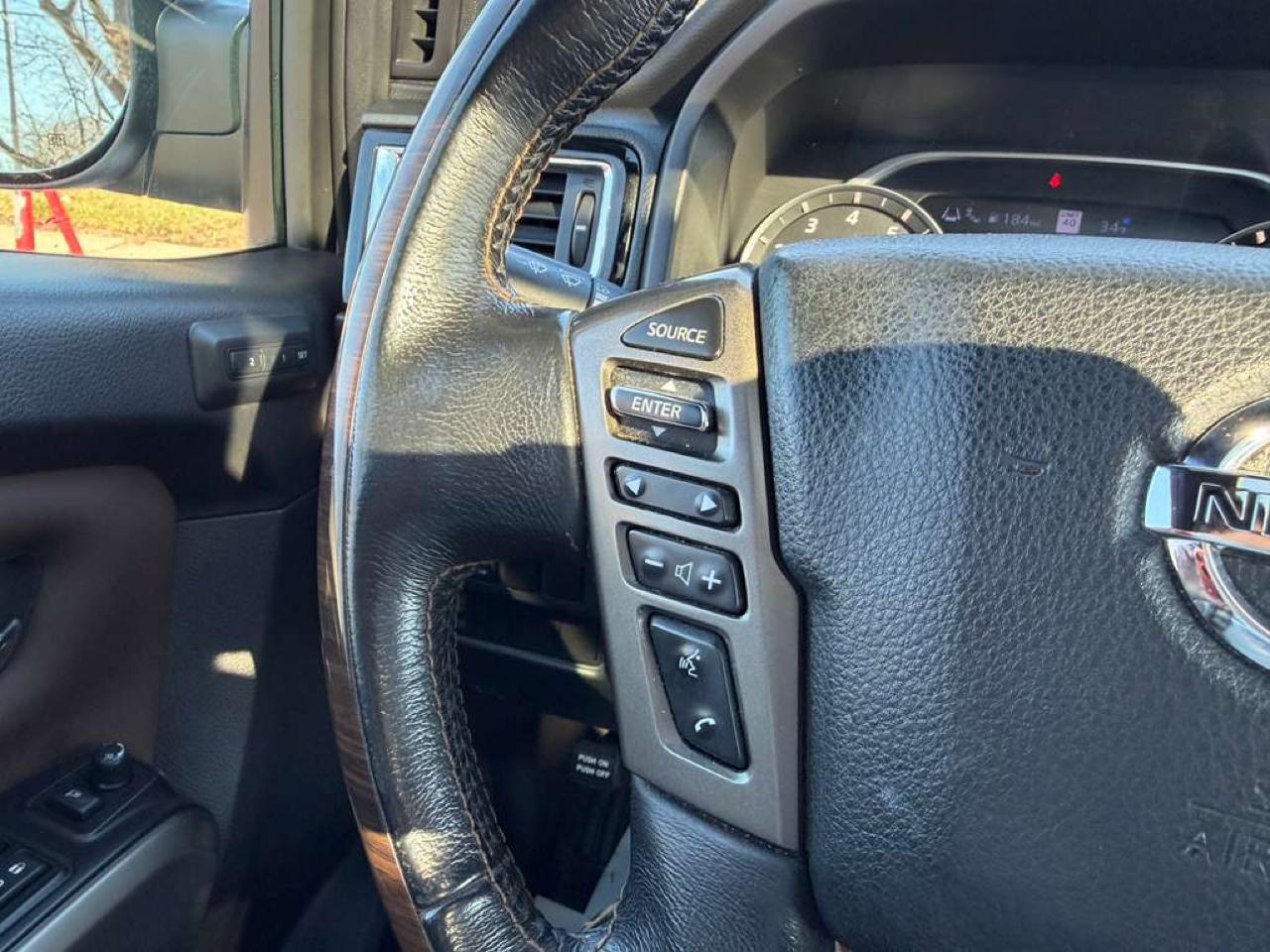 Nissan Titan Platinum Reserve Crew Cab 4WD 2020