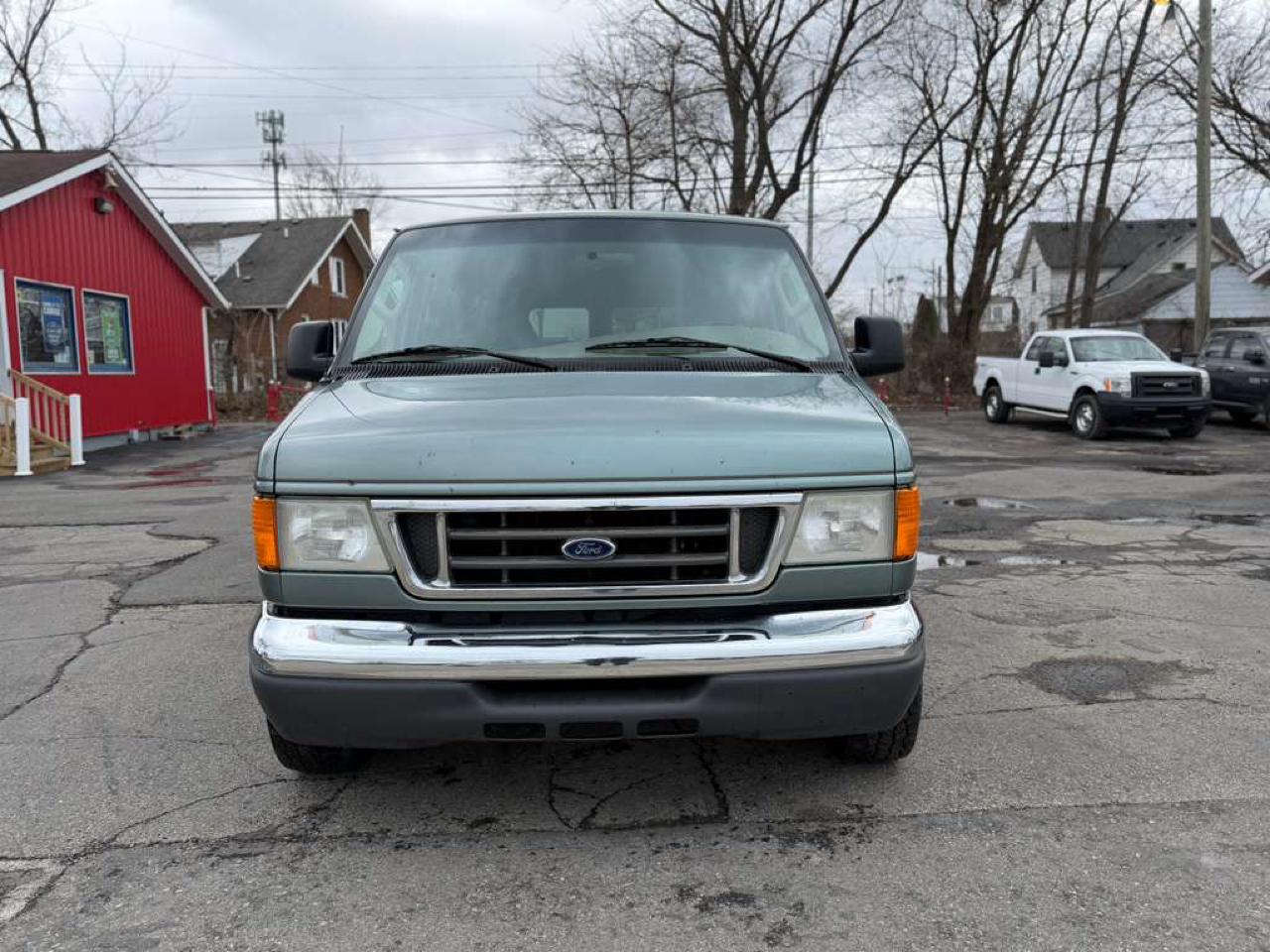 Ford Econoline E-150 XL 2006