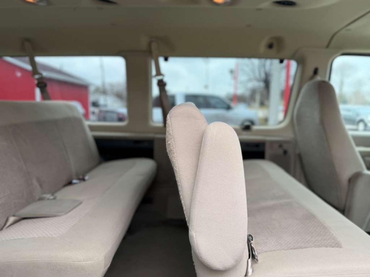 Ford Econoline E-150 XL 2006