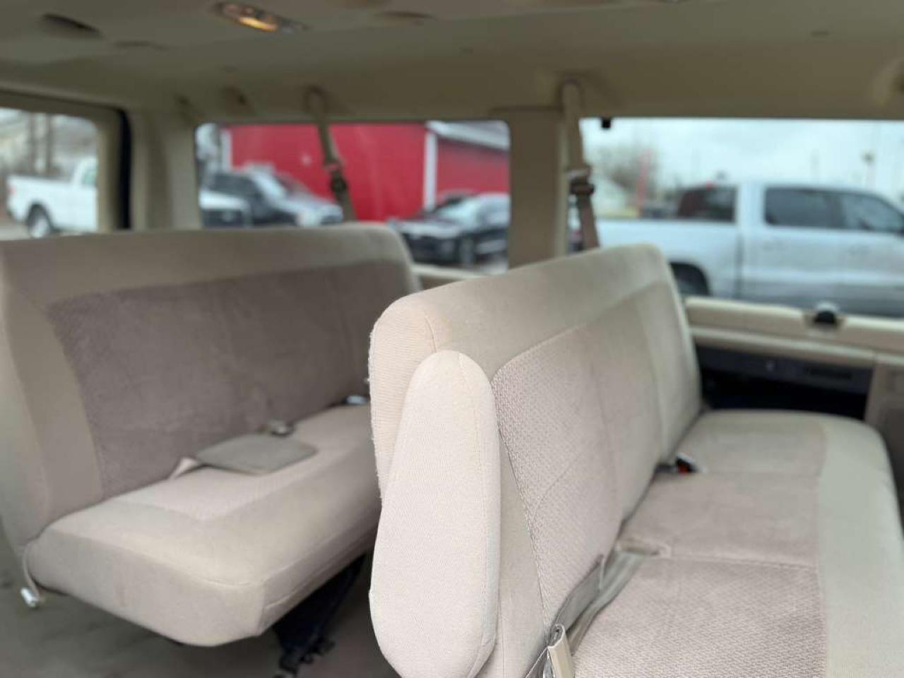 Ford Econoline E-150 XL 2006