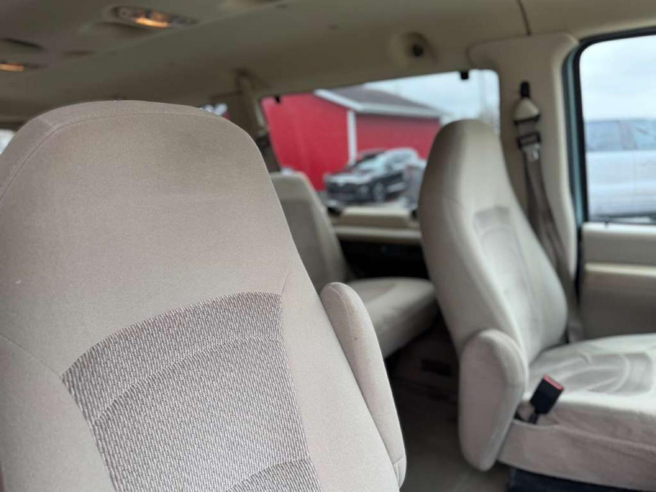 Ford Econoline E-150 XL 2006