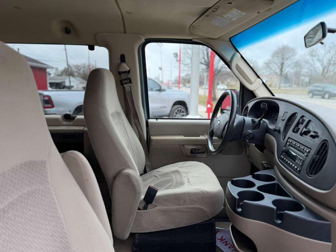 Ford Econoline E-150 XL 2006