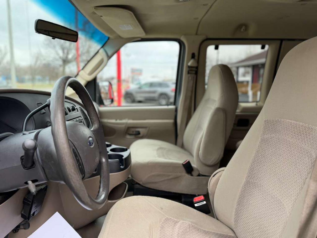 Ford Econoline E-150 XL 2006