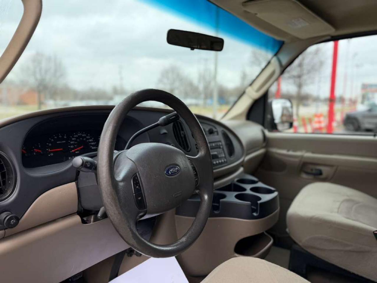 Ford Econoline E-150 XL 2006