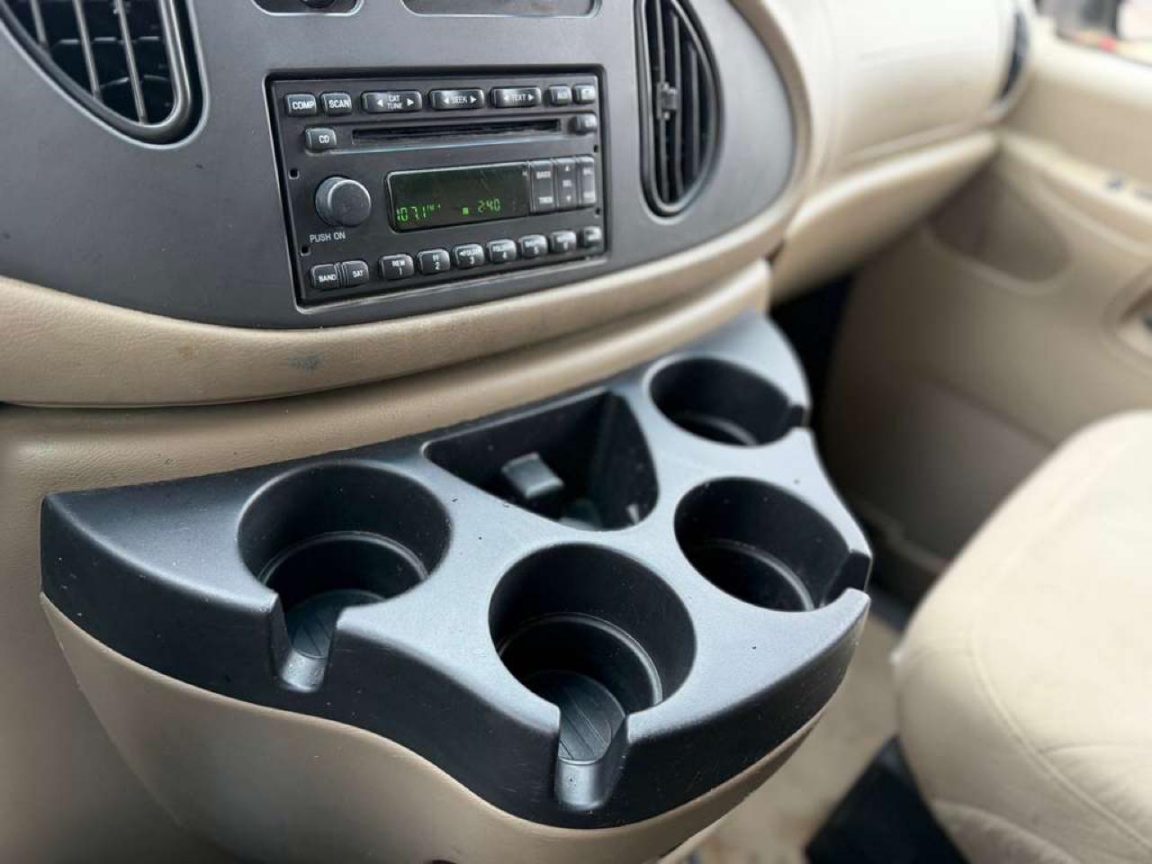 Ford Econoline E-150 XL 2006