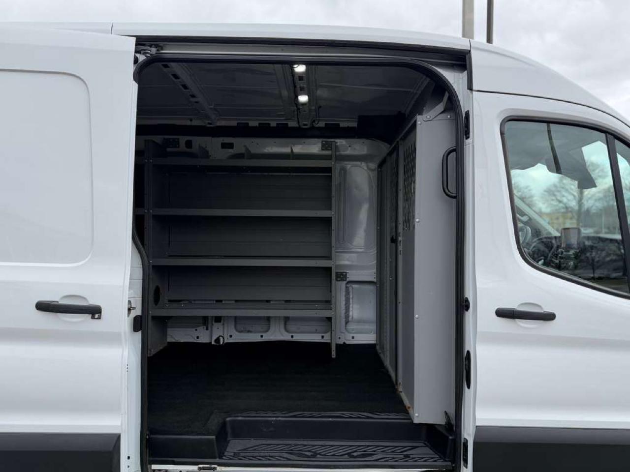 Ford Transit 250 Van Med. Roof w/Sliding Pass. 148-in. WB 2020