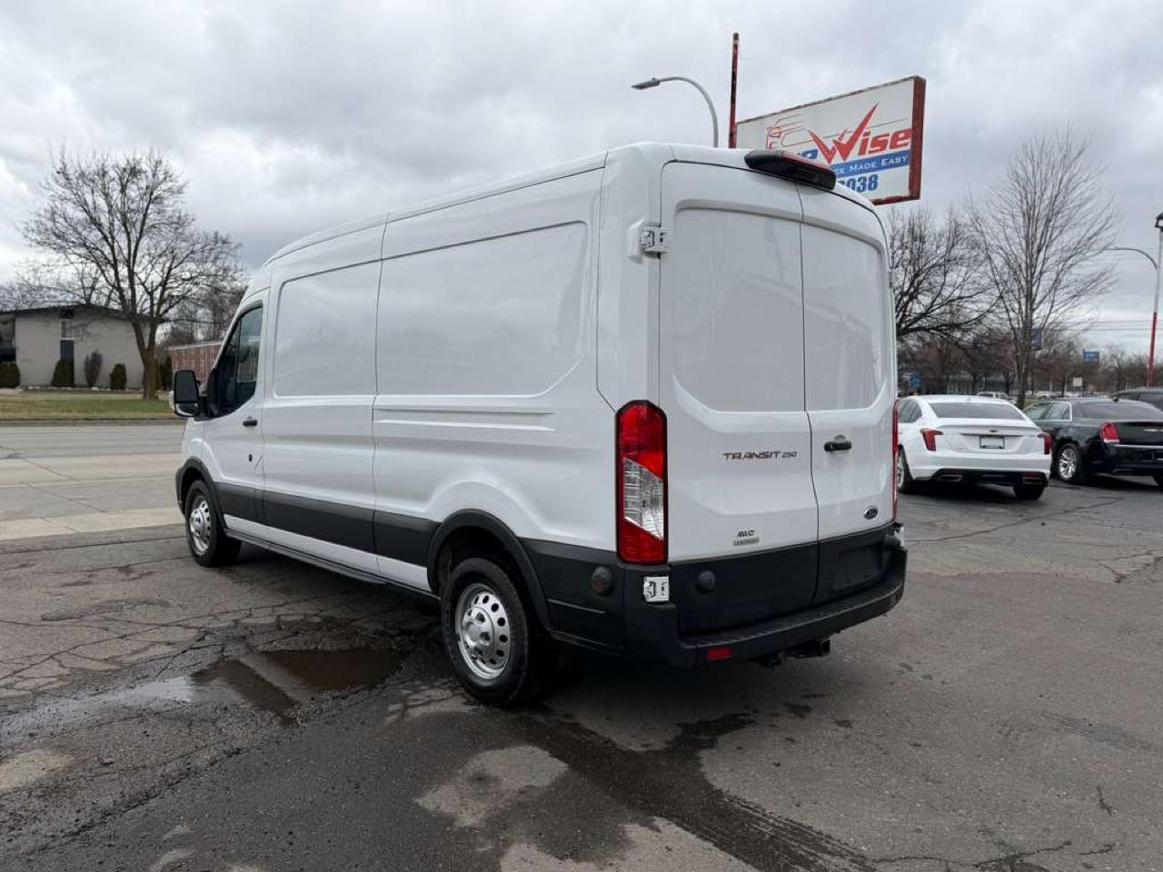 Ford Transit 250 Van Med. Roof w/Sliding Pass. 148-in. WB 2020