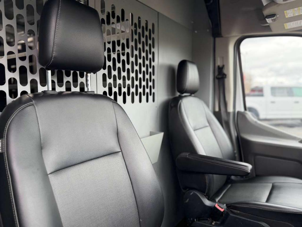 Ford Transit 250 Van Med. Roof w/Sliding Pass. 148-in. WB 2020