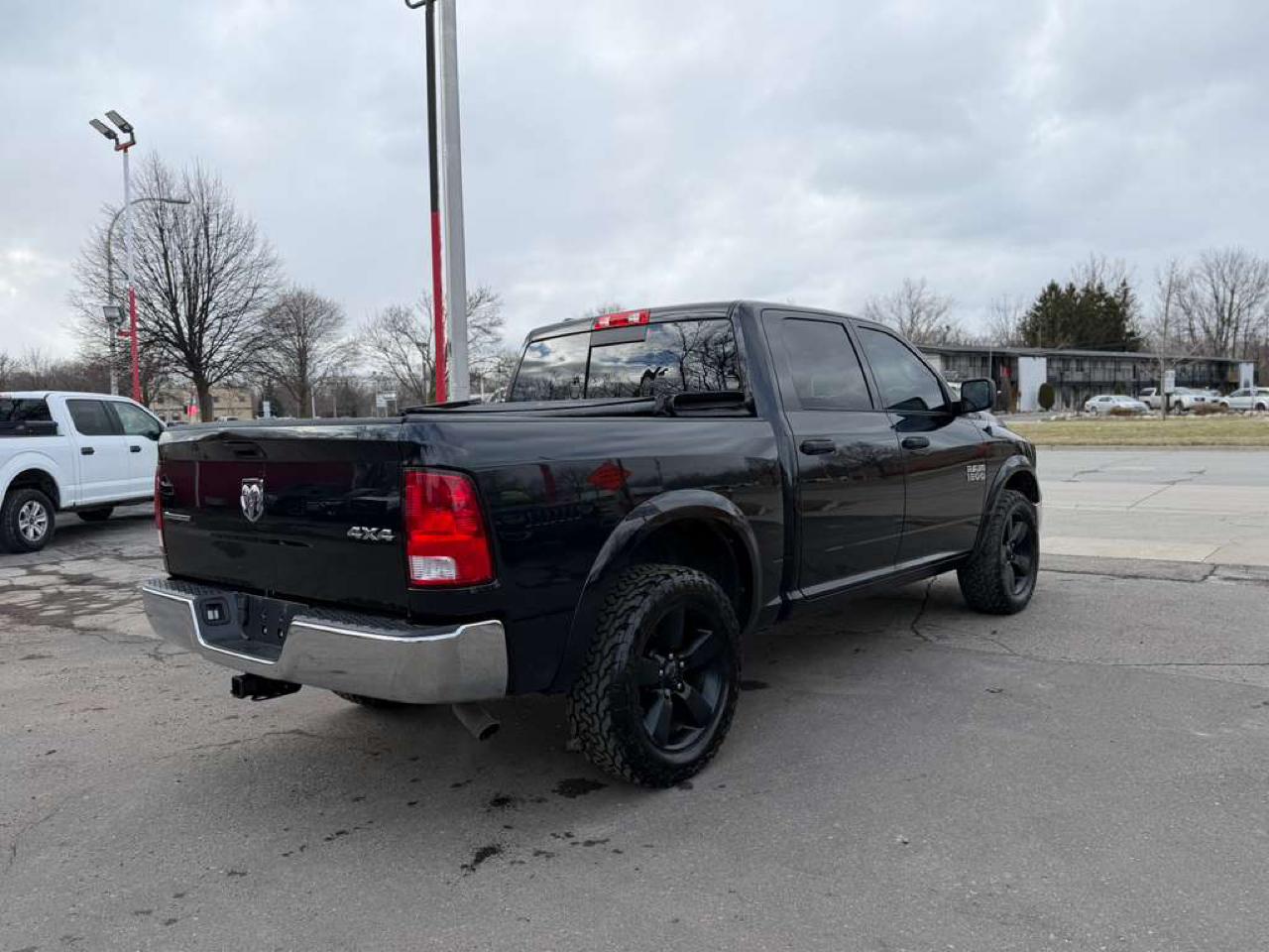 RAM 1500 SLT Crew Cab 4WD 2017