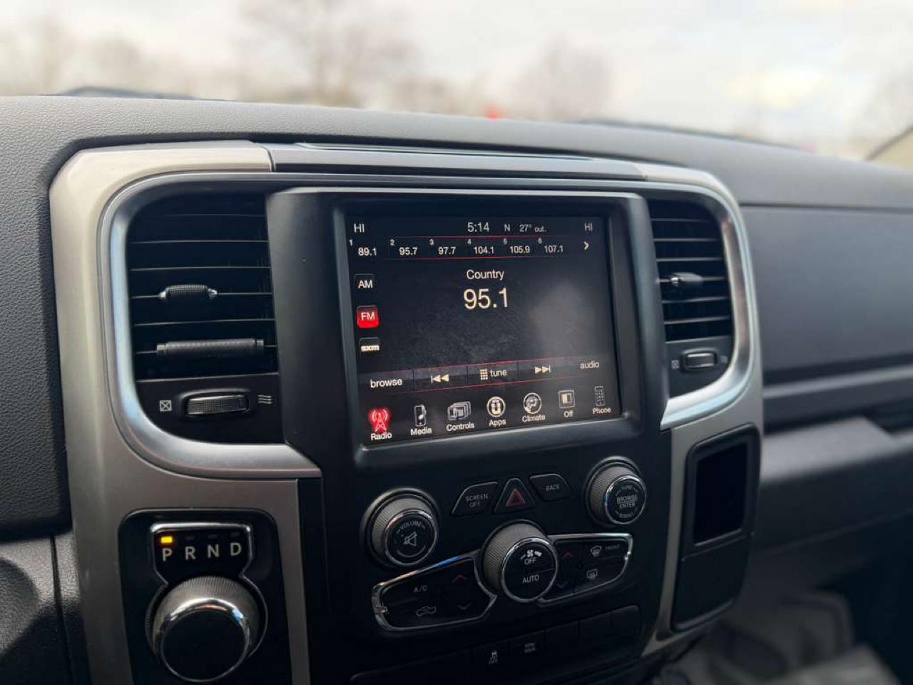 RAM 1500 SLT Crew Cab 4WD 2017