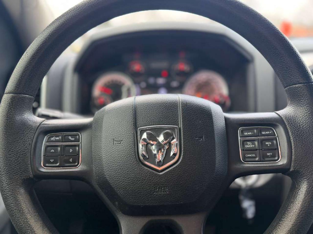 RAM 1500 SLT Crew Cab 4WD 2017