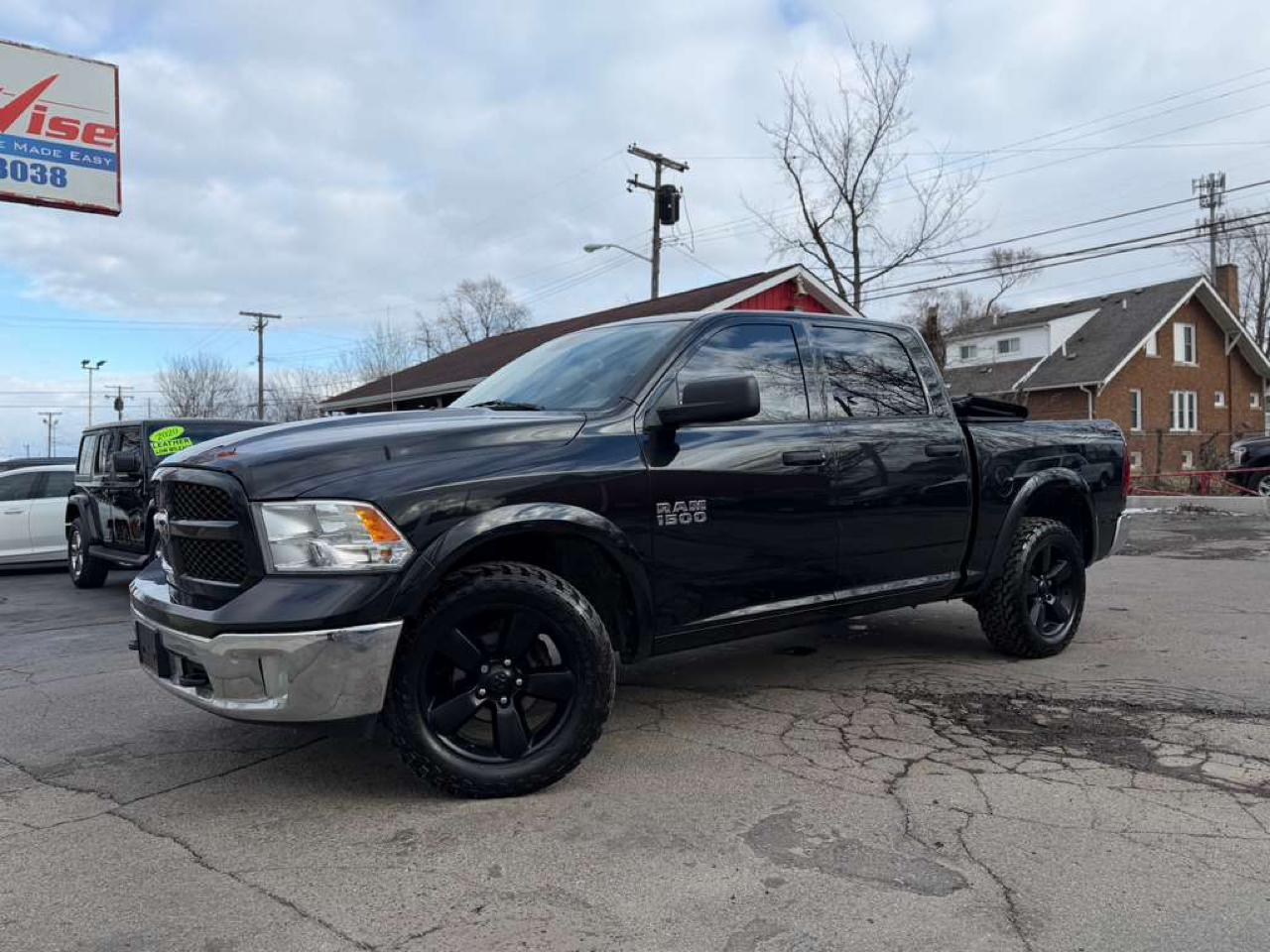 RAM 1500 SLT Crew Cab 4WD 2017