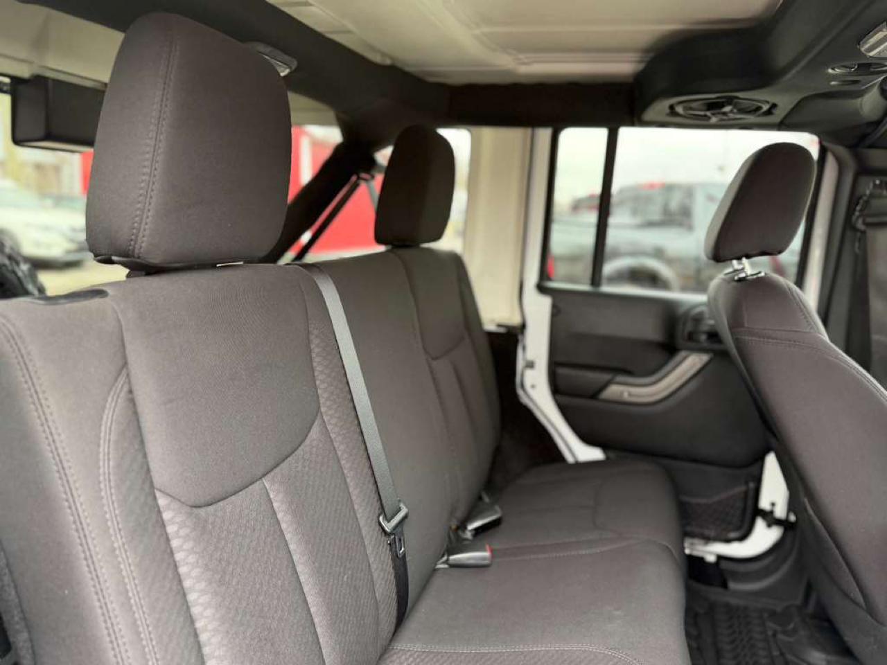 Jeep Wrangler Unlimited Sport 4WD 2014